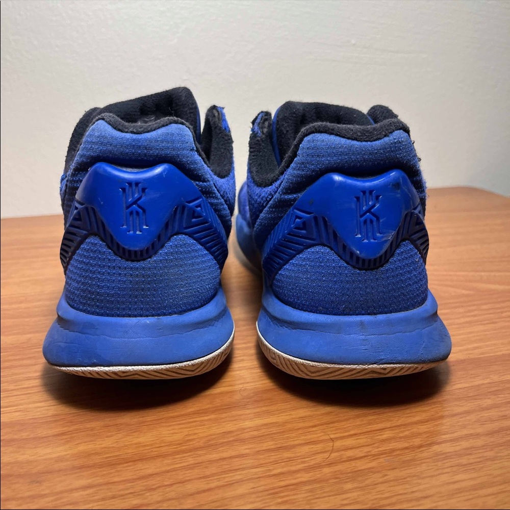 Nike Kyrie Flytrap 2 - image 5